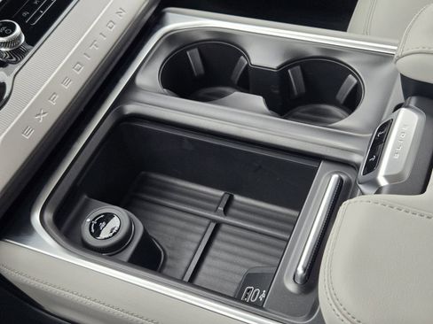 New 2026 Ford Expedition Active image 19