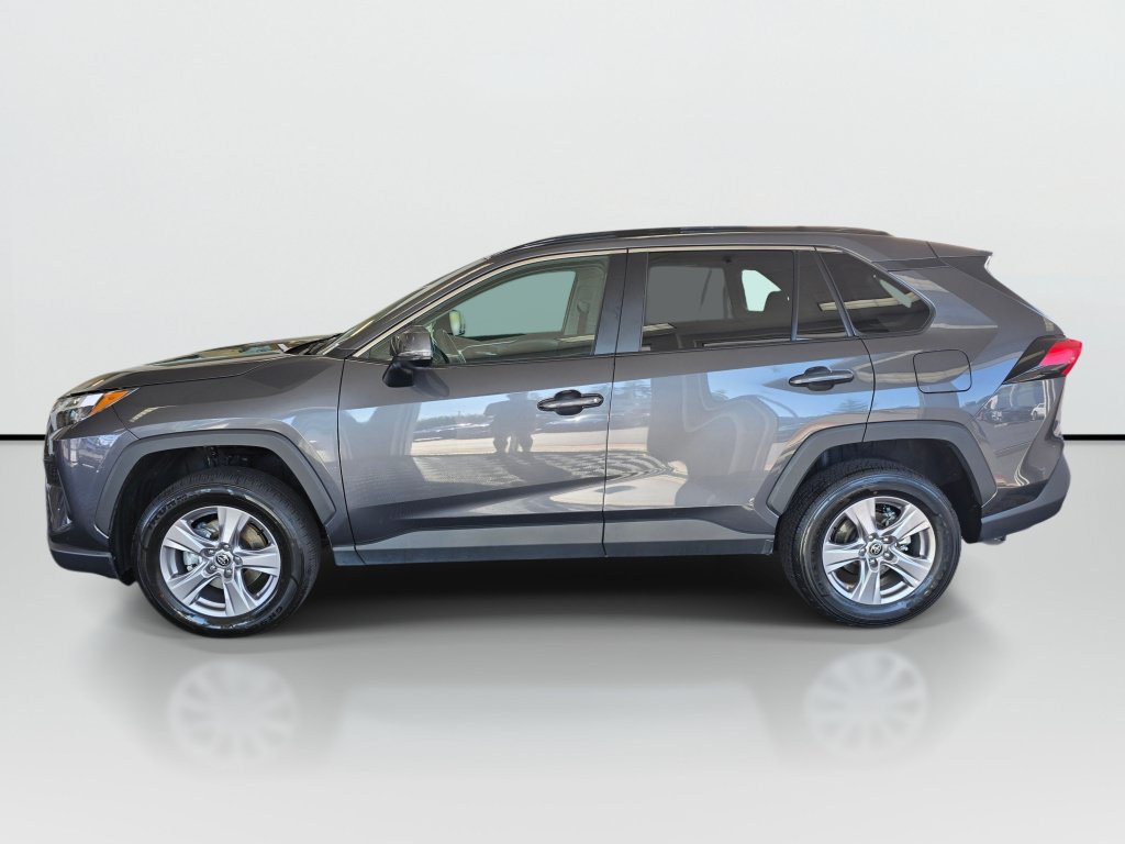 Used 2025 Toyota RAV4 XLE AWD/4WD image 2