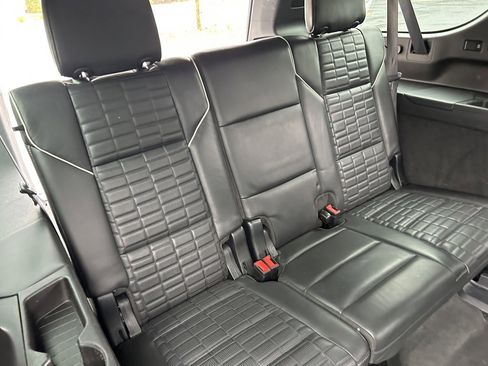 Used 2023 Cadillac Escalade ESV Sport Platinum w/ Heavy-Duty Trailer Package image 50