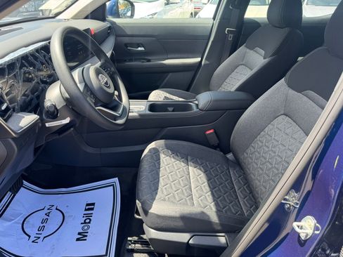 New 2025 Nissan Kicks SV image 9