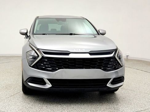 Used 2024 Kia Sportage LX FWD image 2