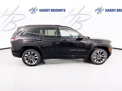 Used 2023 Jeep Grand Cherokee Overland AWD/4WD image 34