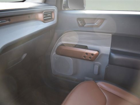 Certified 2022 Ford Maverick Lariat w/ Equipment Group 500A Standard image 17