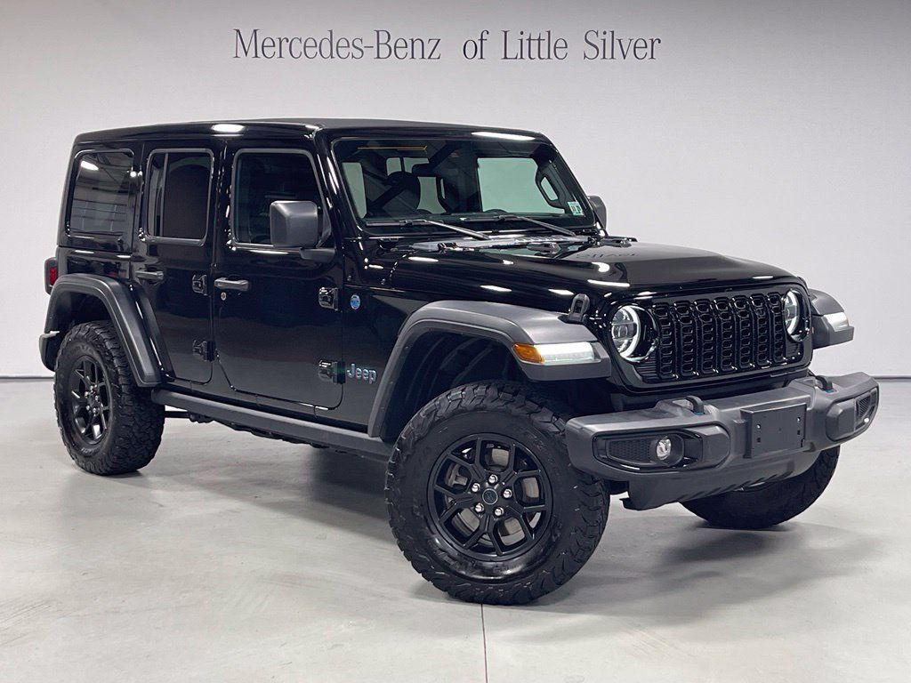 Used 2024 Jeep Wrangler Unlimited AWD/4WD image 8