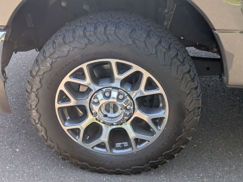 Used 2020 Ford F250 Lariat w/ Lariat Value Package AWD/4WD image 25