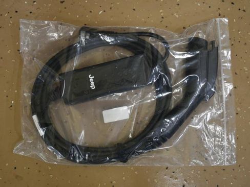 Used 2025 Jeep Wrangler Sport S image 59