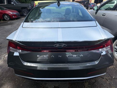 New 2026 Hyundai Elantra SE FWD image 7