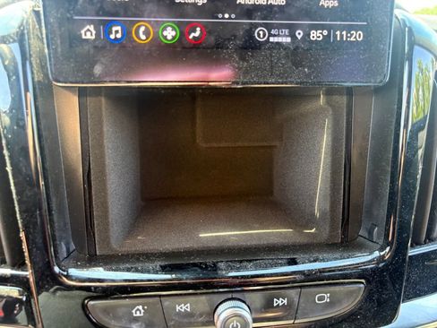 Used 2023 Chevrolet Traverse LT FWD image 16
