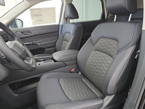 New 2026 Nissan Pathfinder SV image 16