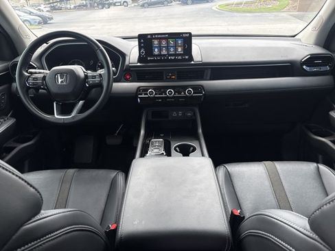 Used 2025 Honda Pilot Touring image 20
