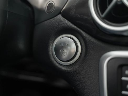 Used 2018 Mercedes-Benz GLA 250 4MATIC image 30