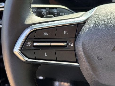 Used 2025 Chevrolet Equinox LT image 32