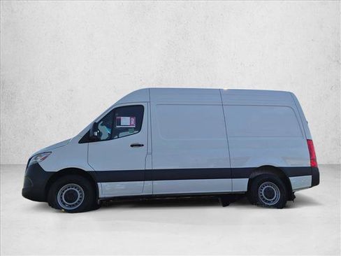 Used 2025 Mercedes-Benz Sprinter 2500 image 9