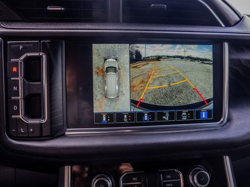 Used 2022 GMC Yukon XL Denali image 21