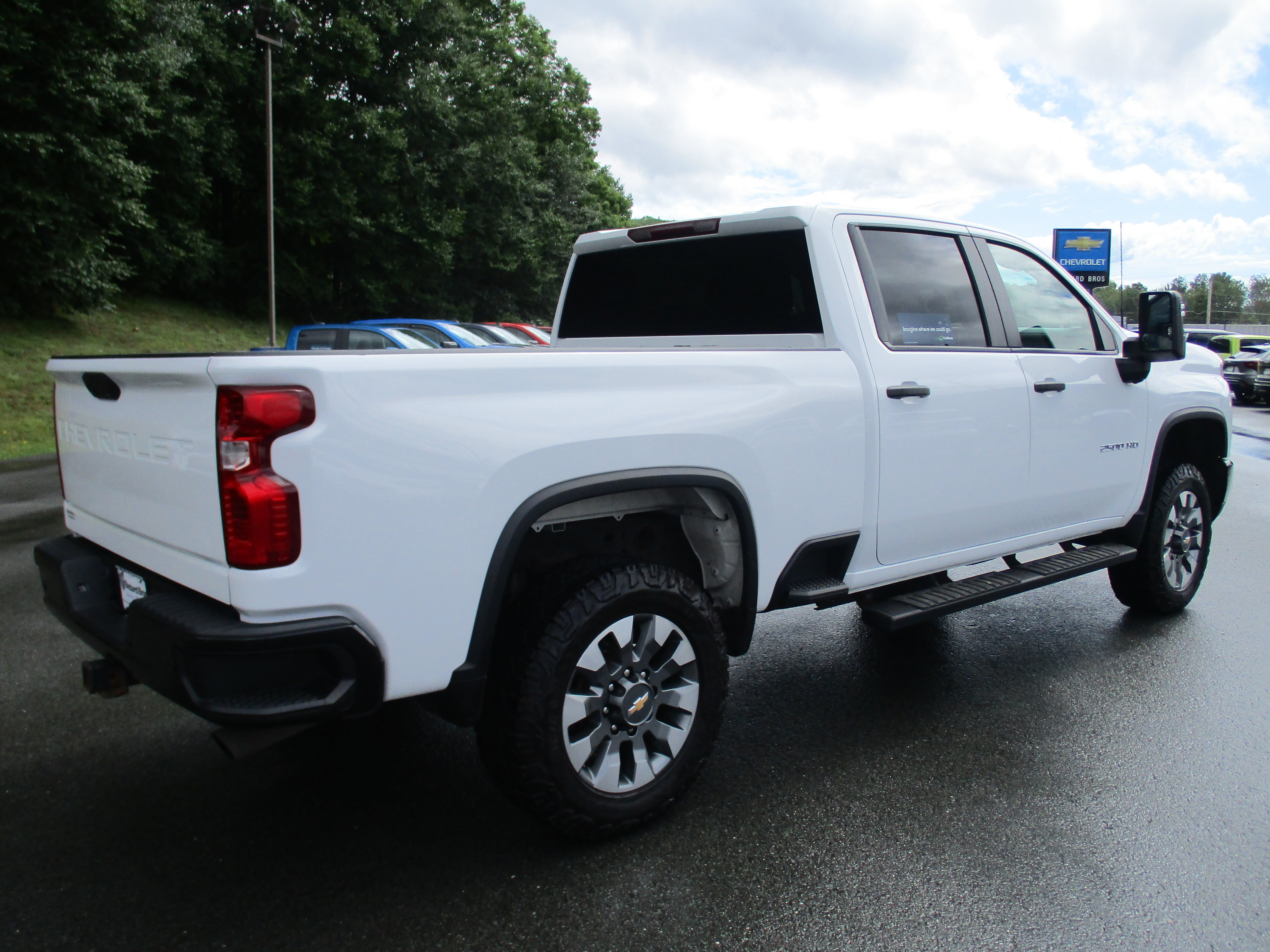 Used 2024 Chevrolet Silverado 2500 Custom w/ Custom Value Package AWD/4WD image 5
