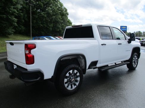 Used 2024 Chevrolet Silverado 2500 Custom w/ Custom Value Package AWD/4WD image 5