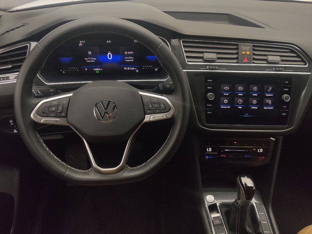 Used 2023 Volkswagen Tiguan SE FWD image 22