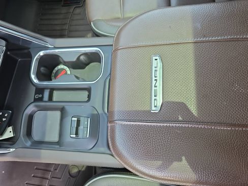 Used 2024 GMC Sierra 2500 Denali w/ Denali Reserve Package AWD/4WD image 25