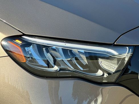 Used 2025 Mercedes-Benz E 350 Sedan image 11