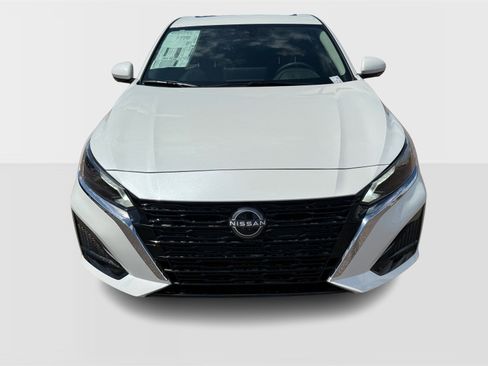 New 2025 Nissan Altima 2.5 SL image 9