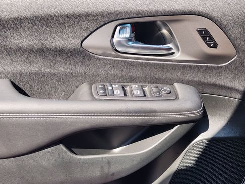 New 2026 Chrysler Pacifica Select image 19