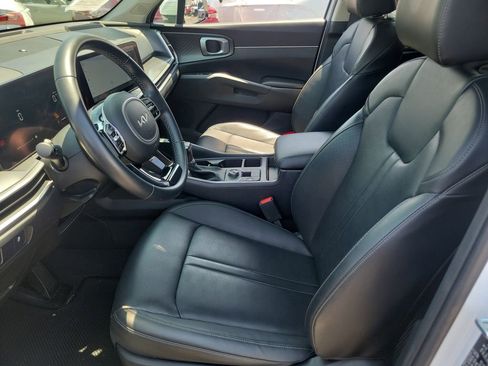 Used 2024 Kia Sorento S AWD/4WD image 16