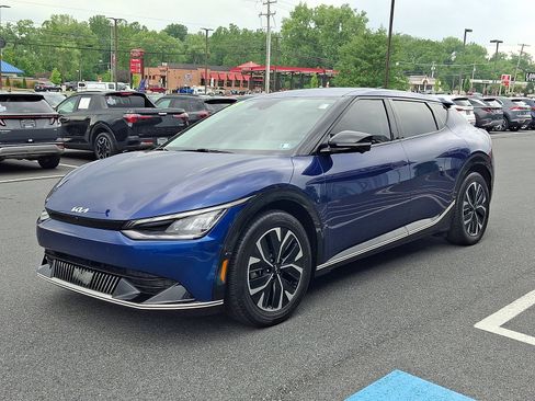 Used 2023 Kia EV6 Wind w/ Wind Technology Package AWD/4WD image 3