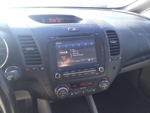 Used 2015 Kia Forte EX w/ EX Premium Package image 17