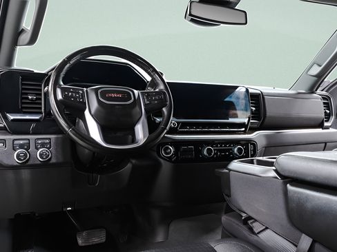 Used 2025 GMC Sierra 2500 SLE w/ SLE Value Package; AWD/4WD image 25