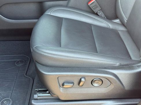 Used 2024 Chevrolet Tahoe Z71 w/ Z71 Off-Road Package AWD/4WD image 19