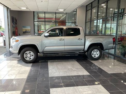 Used 2019 Toyota Tacoma SR w/ SR Convenience Package RWD image 3