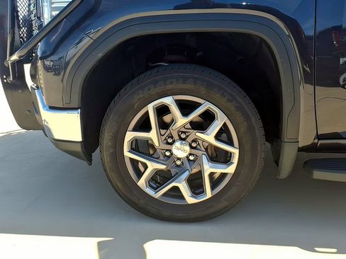 Used 2022 GMC Sierra 1500 SLT AWD/4WD image 26