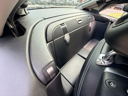 Used 2011 Mercedes-Benz SL 550 image 28