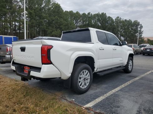 Used 2024 Toyota Tacoma SR5 image 6