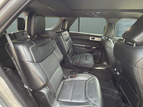 Used 2021 Ford Explorer ST w/ Equipment Group 401A AWD/4WD image 17