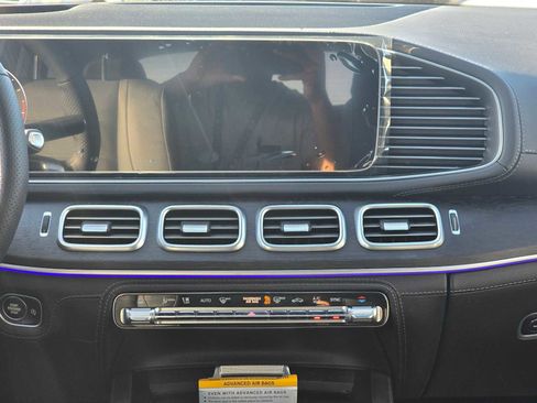 New 2025 Mercedes-Benz GLS 580 4MATIC image 17