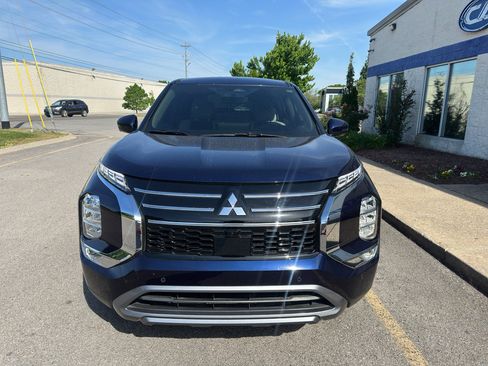 Used 2025 Mitsubishi Outlander SE image 10