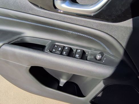 New 2026 Jeep Compass Latitude image 11