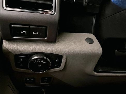 Used 2018 Ford F150 XLT w/ Equipment Group 302A Luxury AWD/4WD image 31