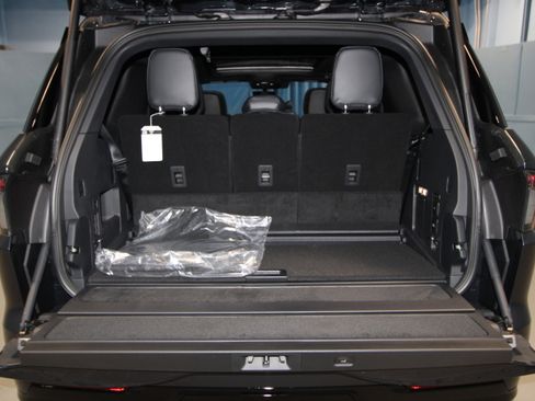 New 2025 Lincoln Navigator Reserve w/ Jet Appearance Package image 44