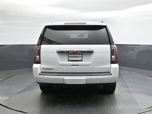 Used 2018 GMC Yukon Denali image 8