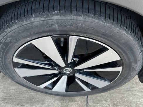 Used 2022 Nissan Altima 2.5 SV FWD image 7