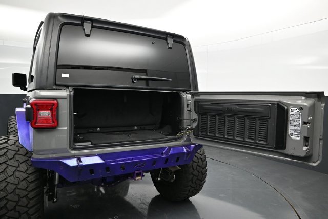 Used 2023 Jeep Wrangler Rubicon w/ LED Lighting Group AWD/4WD image 24