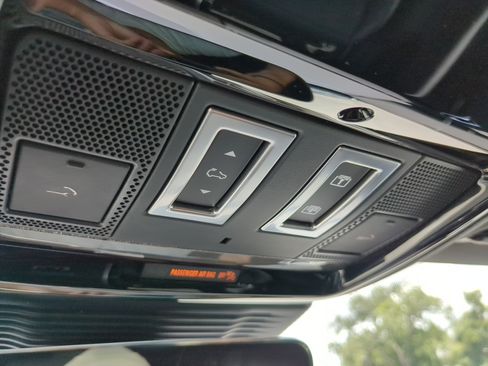 New 2026 Land Rover Range Rover Velar Dynamic SE image 19