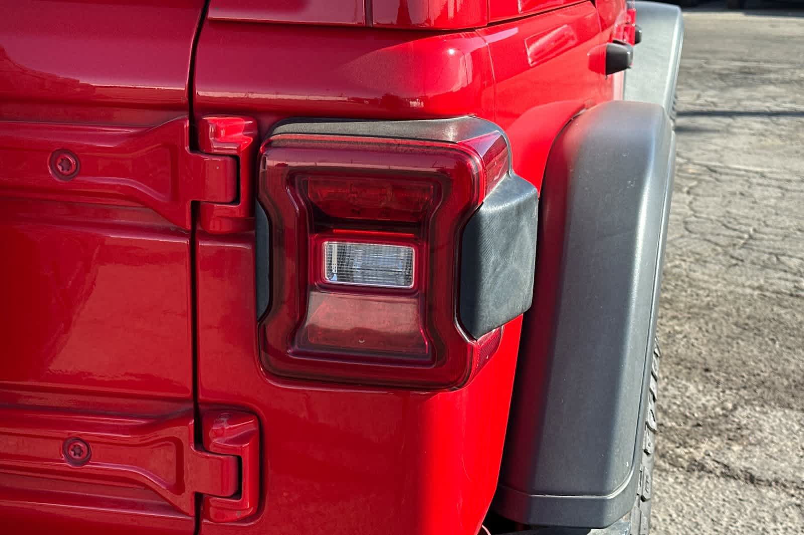 Used 2023 Jeep Wrangler Unlimited Rubicon 4xe w/ Cold Weather Group AWD/4WD image 13