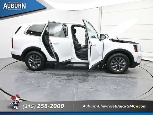 Used 2024 Kia Telluride LX image 39