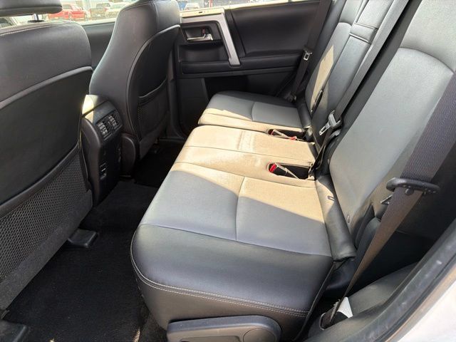 Used 2018 Toyota 4Runner SR5 Premium AWD/4WD image 9