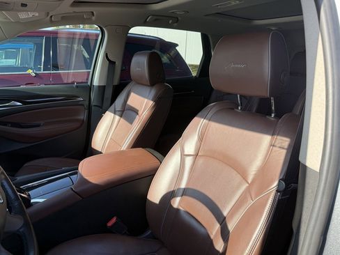 Used 2018 Buick Enclave Avenir w/ Avenir Technology Package image 12