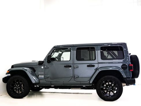 Used 2024 Jeep Wrangler Unlimited Sahara AWD/4WD image 6