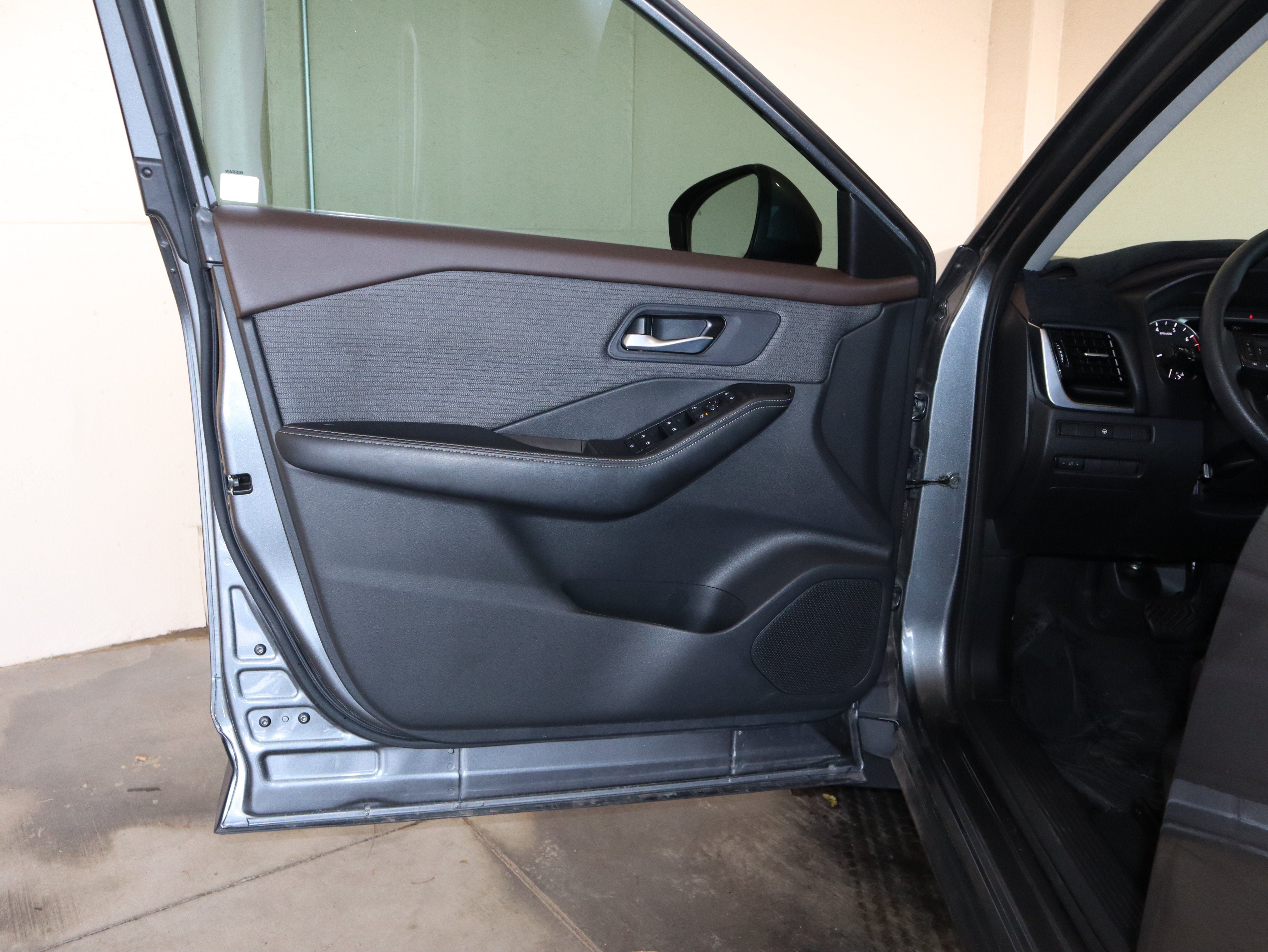 Used 2023 Nissan Rogue SV AWD/4WD image 31
